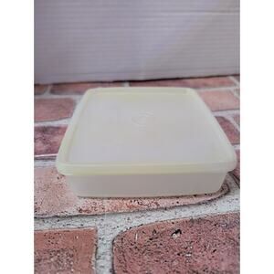Vintage TUPPERWARE Clear Plastic Sandwich Container With Lids #670-29 #670-31